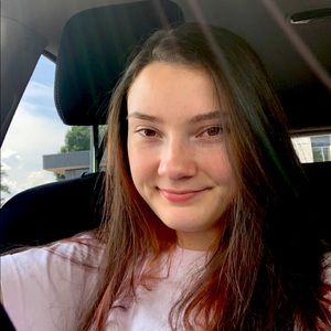 Meet your Posher, Alexandra